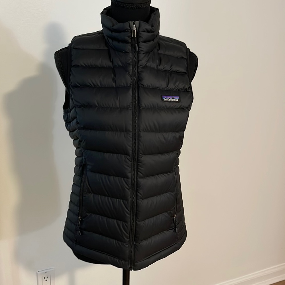 Black Patagonia vest worn a few times great condition